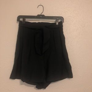 Belted short